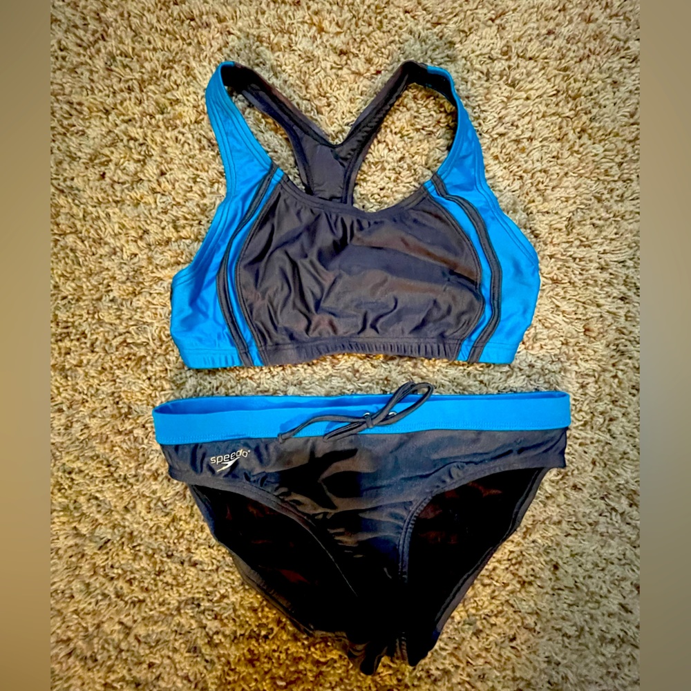 Speedo women’s M two peice swimsuit